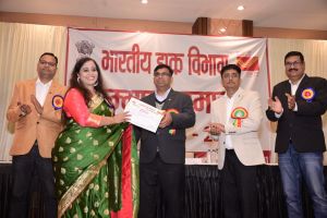 उत्कृष्ट सेवाओं के लिए डाक विभाग के अधिकारी-कर्मचारी सम्मानित उत्कृष्ट सेवाओं के लिए डाक विभाग के अधिकारी-कर्मचारी सम्मानित