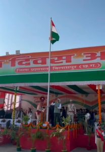 76 वें गणतंत्र दिवस पर वित्त मंत्री ओपी चौधरी ने फहराया तिरंगा 76 वें गणतंत्र दिवस पर वित्त मंत्री ओपी चौधरी ने फहराया तिरंगा