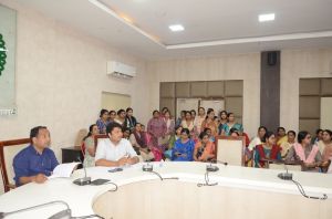  कलेक्टर ने लगाई सप्ताहिक चौपाल, कहा 98 प्रतिशत कर्मचारियों की उपस्थिति नियमित