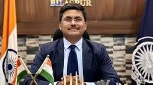 जल जीवन मिशन की कछुआ चाल पर भड़के कलेक्टर जल जीवन मिशन की कछुआ चाल पर भड़के कलेक्टर