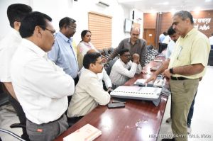 ईव्हीएम मशीन की कमीशनिंग का दिया गया प्रशिक्षण