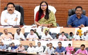  मतदान केन्द्रों में मूलभूत सुविधाओं की कलेक्टर ने की समीक्षा