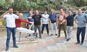 निगम के जीम का भरपूर उपयोग हम करते तो बनवाएंगे भी हम भेलवा तालाब में टहलने वाले निगम के जीम का भरपूर उपयोग हम करते तो बनवाएंगे भी हम भेलवा तालाब में टहलने वाले