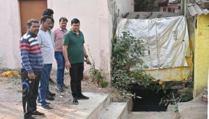 नाली पर कब्जा करने वालों को आयुक्त ने नोटिस देने के आदेश दिए नाली पर कब्जा करने वालों को आयुक्त ने नोटिस देने के आदेश दिए