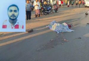 डम्पर की टक्कर में बाइक सवार की मौत डम्पर की टक्कर में बाइक सवार की मौत