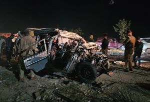 बोलेरो-बस टकराईं, छत्तीसगढ़ के 10 की मौत बोलेरो-बस टकराईं, छत्तीसगढ़ के 10 की मौत