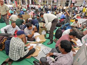 द्वितीय चरण के अंतर्गत गुरूवार 20 फरवरी को बालोद विकासखण्ड के कुल 189 मतदान केन्द्रों में होगा मतदान द्वितीय चरण के अंतर्गत गुरूवार 20 फरवरी को बालोद विकासखण्ड के कुल 189 मतदान केन्द्रों में होगा मतदान