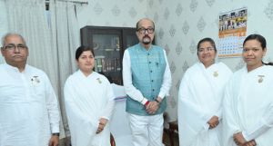 राज्यपाल डेका से प्रजापिता ब्रह्माकुमारी ईश्वरीय विश्वविद्यालय के संचालक ने की सौजन्य भेंट राज्यपाल डेका से प्रजापिता ब्रह्माकुमारी ईश्वरीय विश्वविद्यालय के संचालक ने की सौजन्य भेंट