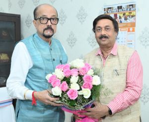 राज्यपाल डेका से विधानसभा सचिव ने की सौजन्य भेंट राज्यपाल डेका से विधानसभा सचिव ने की सौजन्य भेंट