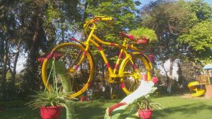 आपका कबाड़, हमारा जुगाड़ बन गया सेल्फी जोन आपका कबाड़, हमारा जुगाड़ बन गया सेल्फी जोन