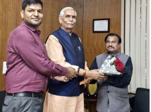 संभाग आयुक्त महादेव कावरे ने कुशाभाऊ ठाकरे विश्वविद्यालय के कुलपति का पदभार ग्रहण किया संभाग आयुक्त महादेव कावरे ने कुशाभाऊ ठाकरे विश्वविद्यालय के कुलपति का पदभार ग्रहण किया