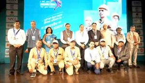 लाइनमैन का ऐसा सम्मान कल्पना के बाहर की बात थी... लाइनमैन का ऐसा सम्मान कल्पना के बाहर की बात थी...