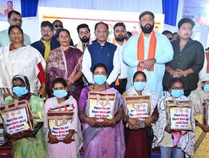 मुख्यमंत्री विष्णुदेव साय ने स्व. कुमार दिलीप सिंह जूदेव की स्मृति में आयोजित वृहद स्वास्थ्य परीक्षण शिविर का किया शुभारंभ मुख्यमंत्री विष्णुदेव साय ने स्व. कुमार दिलीप सिंह जूदेव की स्मृति में आयोजित वृहद स्वास्थ्य परीक्षण शिविर का किया शुभारंभ