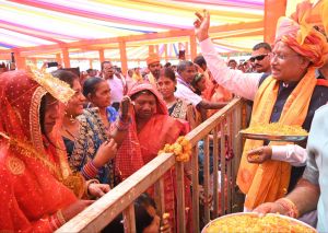 मुख्यमंत्री ने जशपुर जिले में सामूहिक कन्या विवाह कार्यक्रम में शामिल होकर 353 नवविवाहित जोड़ों को दिया आशीर्वाद मुख्यमंत्री ने जशपुर जिले में सामूहिक कन्या विवाह कार्यक्रम में शामिल होकर 353 नवविवाहित जोड़ों को दिया आशीर्वाद