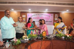 अंतर्राष्ट्रीय महिला दिवस पर एक दिवसीय महिला सम्मेलन एवं सम्मान समारोह आयोजित अंतर्राष्ट्रीय महिला दिवस पर एक दिवसीय महिला सम्मेलन एवं सम्मान समारोह आयोजित