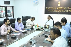 कलेक्टर ने की टीएल बैठक में योजनाओं की समीक्षा कलेक्टर ने की टीएल बैठक में योजनाओं की समीक्षा