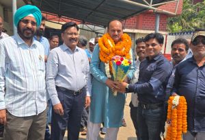 नवनिर्वाचित सभापति सूर्यकांत राठौर का अधिकारियों, कर्मचारियों ने किया स्वागत नवनिर्वाचित सभापति सूर्यकांत राठौर का अधिकारियों, कर्मचारियों ने किया स्वागत