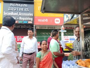 निगम ने 14 ठेले वालों पर 6700 रूपये जुर्माना किया  