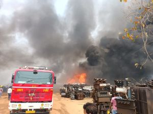 रायगढ़ डिपो में आग पर काबू पाया, उपकरणों को बचाया गया सुरक्षित रायगढ़ डिपो में आग पर काबू पाया, उपकरणों को बचाया गया सुरक्षित