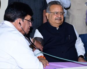 विधानसभा अध्यक्ष डॉ. रमन सिंह ने विधानसभा परिसर में तीन दिवसीय स्वास्थ्य परीक्षण शिविर का किया शुभारंभ विधानसभा अध्यक्ष डॉ. रमन सिंह ने विधानसभा परिसर में तीन दिवसीय स्वास्थ्य परीक्षण शिविर का किया शुभारंभ