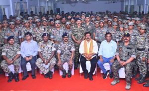 माओवादियों से लोहा लेने वाले जांबाज जवानों से रूबरू हुए उपमुख्यमंत्री विजय शर्मा माओवादियों से लोहा लेने वाले जांबाज जवानों से रूबरू हुए उपमुख्यमंत्री विजय शर्मा