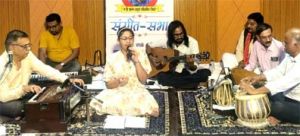 'महफिल' की सुमधुर संगीतमय शाम से मंत्रमुग्ध हुए श्रोता 'महफिल' की सुमधुर संगीतमय शाम से मंत्रमुग्ध हुए श्रोता