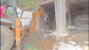 निगम जोन 1 ने सुखराम नगर में अवैध निर्माणाधीन व्यवसायिक दुकानों को तोड़ा