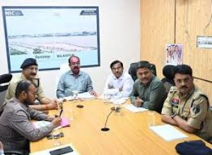  उप मुख्यमंत्री साव ने वीसी के जरिए ली संभाग के कलेक्टर - एसपी की बैठक