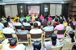 सभापति सूर्यकांत राठौड़ ने निगम सामान्य सम्मिलन बजट पूर्व सत्तापक्ष-विपक्ष से की चर्चा