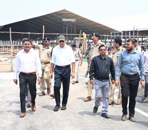 मुख्य सचिव एवं डीजीपी ने बिलासपुर में प्रधानमंत्री के कार्यक्रम के तैयारियों का लिया जायजा मुख्य सचिव एवं डीजीपी ने बिलासपुर में प्रधानमंत्री के कार्यक्रम के तैयारियों का लिया जायजा