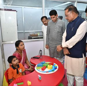 मुख्यमंत्री विष्णु देव साय ने किया मनोविकास केंद्र का अवलोकन मुख्यमंत्री विष्णु देव साय ने किया मनोविकास केंद्र का अवलोकन