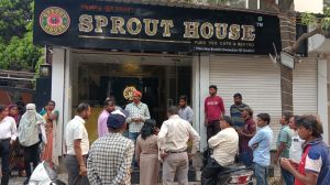 पांच दुकानों को पार्किंग की उचित व्यवस्था नहीं होने के कारण किया सीलबंद पांच दुकानों को पार्किंग की उचित व्यवस्था नहीं होने के कारण किया सीलबंद