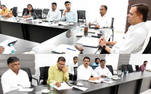 कमिश्नर श्री राठौर ने संभाग स्तर पर नगर पालिक निगमों की ली समीक्षा बैठक कमिश्नर श्री राठौर ने संभाग स्तर पर नगर पालिक निगमों की ली समीक्षा बैठक