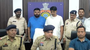 दुर्ग की अधिवक्ता को डिजिटल अरेस्ट कर 41 लाख की ठगी, दो आरोपी गुजरात से गिरफ्तार दुर्ग की अधिवक्ता को डिजिटल अरेस्ट कर 41 लाख की ठगी, दो आरोपी गुजरात से गिरफ्तार
