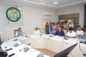 कलेक्टर ने लगाई सप्ताहिक चौपाल