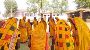 ग्रामीण अंचल में सुआ नृत्य बना जनजागरूकता का माध्यम ग्रामीण अंचल में सुआ नृत्य बना जनजागरूकता का माध्यम