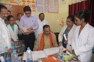 स्वास्थ्य मंत्री ने सरगुजा जिले में विभिन्न स्वास्थ्य केंद्रों का किया निरीक्षण स्वास्थ्य मंत्री ने सरगुजा जिले में विभिन्न स्वास्थ्य केंद्रों का किया निरीक्षण
