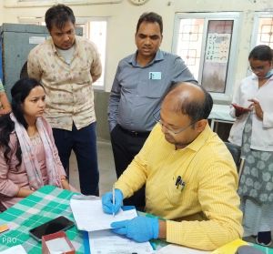 स्वास्थ्य मंत्री जायसवाल के निर्देश पर पहलगाम में हुए आतंकी हमले में घायल चिरमिरी की पूजा अग्रवाल की अस्थि रोग विभाग में हुई जाँच स्वास्थ्य मंत्री जायसवाल के निर्देश पर पहलगाम में हुए आतंकी हमले में घायल चिरमिरी की पूजा अग्रवाल की अस्थि रोग विभाग में हुई जाँच