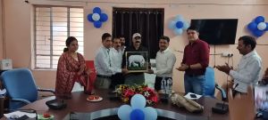 सहकारी बैंक द्वारा कलेक्टर को दी गई बिदाई सहकारी बैंक द्वारा कलेक्टर को दी गई बिदाई