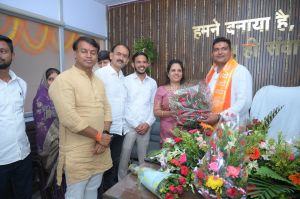 जोन 9 अध्यक्ष पदभार सम्हालने पर गोपेश साहू को महापौर मीनल चौबे, विधायक पुरंदर मिश्रा, मोतीलाल साहू, पूर्व विधायक देवजी भाई पटेल ने दी बधाई जोन 9 अध्यक्ष पदभार सम्हालने पर गोपेश साहू को महापौर मीनल चौबे, विधायक पुरंदर मिश्रा, मोतीलाल साहू, पूर्व विधायक देवजी भाई पटेल ने दी बधाई