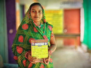 सुशासन तिहार में दामिनी की समस्या का हुआ त्वरित समाधान, मिला जाॅबकार्ड सुशासन तिहार में दामिनी की समस्या का हुआ त्वरित समाधान, मिला जाॅबकार्ड