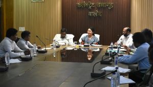 कलेक्टर ने की आदिम जाति कल्याण एवं श्रम विभाग तथा कौशल विकास प्राधिकरण के कार्यों की समीक्षा कलेक्टर ने की आदिम जाति कल्याण एवं श्रम विभाग तथा कौशल विकास प्राधिकरण के कार्यों की समीक्षा