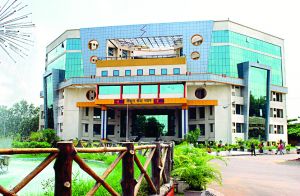 बिज़ली वितरण कंपनी द्वारा 8180 कर्मियों को सामूहिक दुर्घटना बीमा का लाभ बिज़ली वितरण कंपनी द्वारा 8180 कर्मियों को सामूहिक दुर्घटना बीमा का लाभ