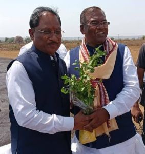 मुख्यमंत्री विष्णुदेव साय का मंडला हेलीपैड में किया गया भव्य स्वागत मुख्यमंत्री विष्णुदेव साय का मंडला हेलीपैड में किया गया भव्य स्वागत