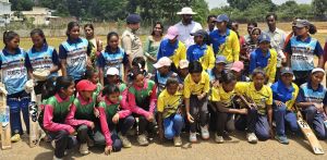 जशपुर की बेटियों ने क्रिकेट में लहराया परचम जशपुर की बेटियों ने क्रिकेट में लहराया परचम