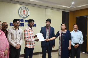 मुख्यमंत्री विष्णुदेव साय के प्रवास ने बदल दी बल्दाकछार के टिकेश्वर की ज़िंदगी मुख्यमंत्री विष्णुदेव साय के प्रवास ने बदल दी बल्दाकछार के टिकेश्वर की ज़िंदगी