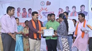  जगदलपुर के करन्दोला समाधान शिविर में शामिल हुए उप मुख्यमंत्री विजय शर्मा और वनमंत्री केदार कश्यप