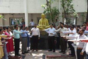 कलेक्टर ने अधिकारी-कर्मचारियों को दिलाई आतंकवाद विरोधी शपथ