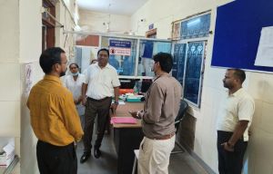 कमिश्नर बस्तर डोमन सिंह का छिंदगढ़ दौरा...अस्पताल और बालगृह का किया निरीक्षण कमिश्नर बस्तर डोमन सिंह का छिंदगढ़ दौरा...अस्पताल और बालगृह का किया निरीक्षण