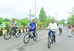 भारतीय खेल प्राधिकरण द्वारा मीडिया प्रतिनिधियों के लिए फिट इंडिया संडे सायकिलिंग रैली का आयोजन भारतीय खेल प्राधिकरण द्वारा मीडिया प्रतिनिधियों के लिए फिट इंडिया संडे सायकिलिंग रैली का आयोजन